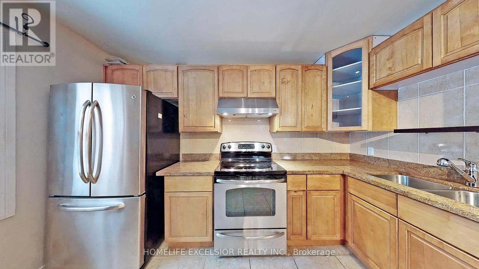 Photo 12 of 249 Palmer Avenue, Richmond Hill ON