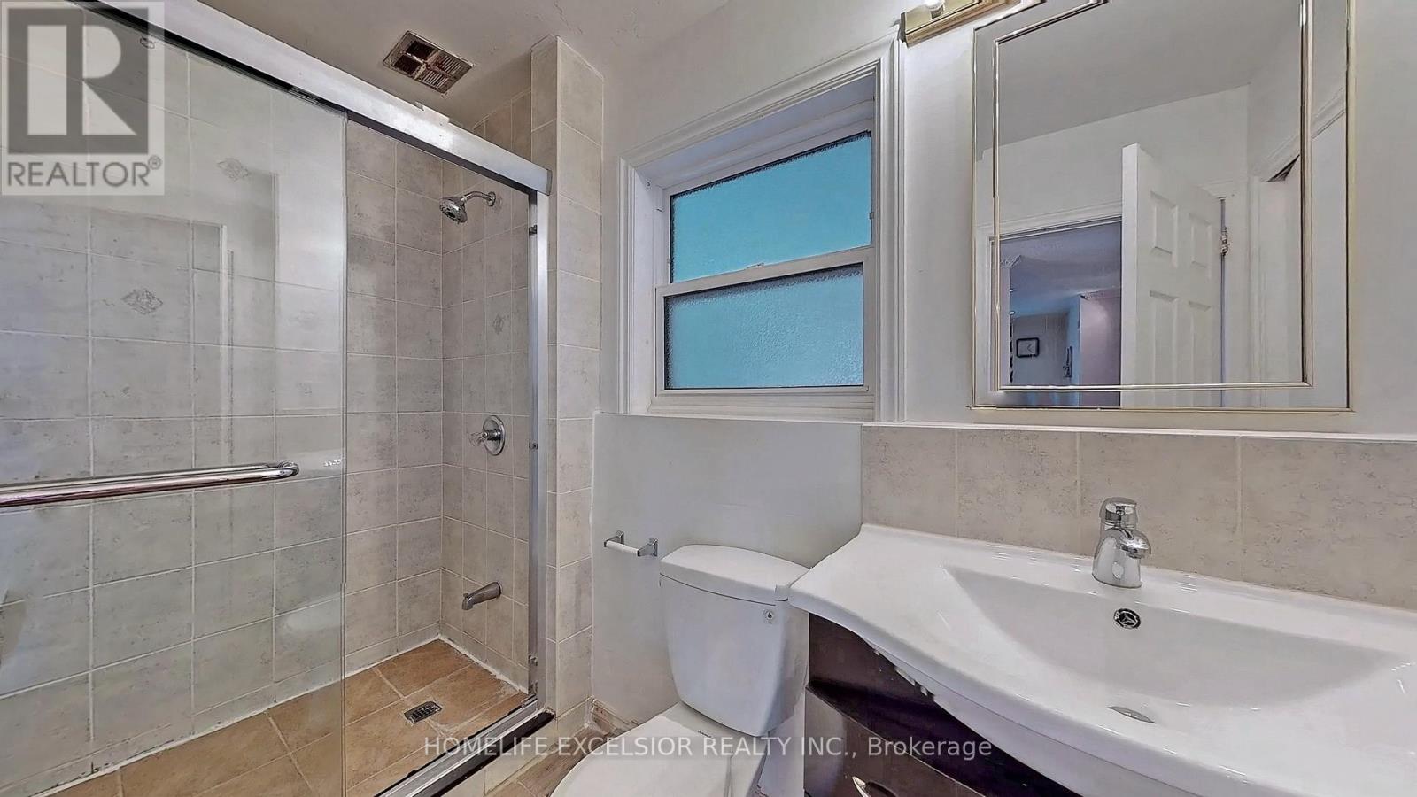 Photo 15 of 249 Palmer Avenue, Richmond Hill ON