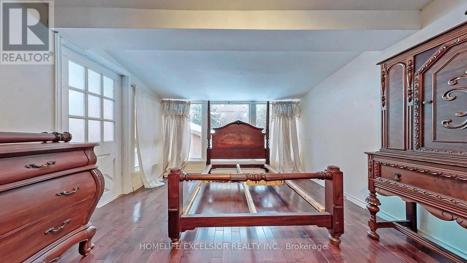 Photo 18 of 249 Palmer Avenue, Richmond Hill ON