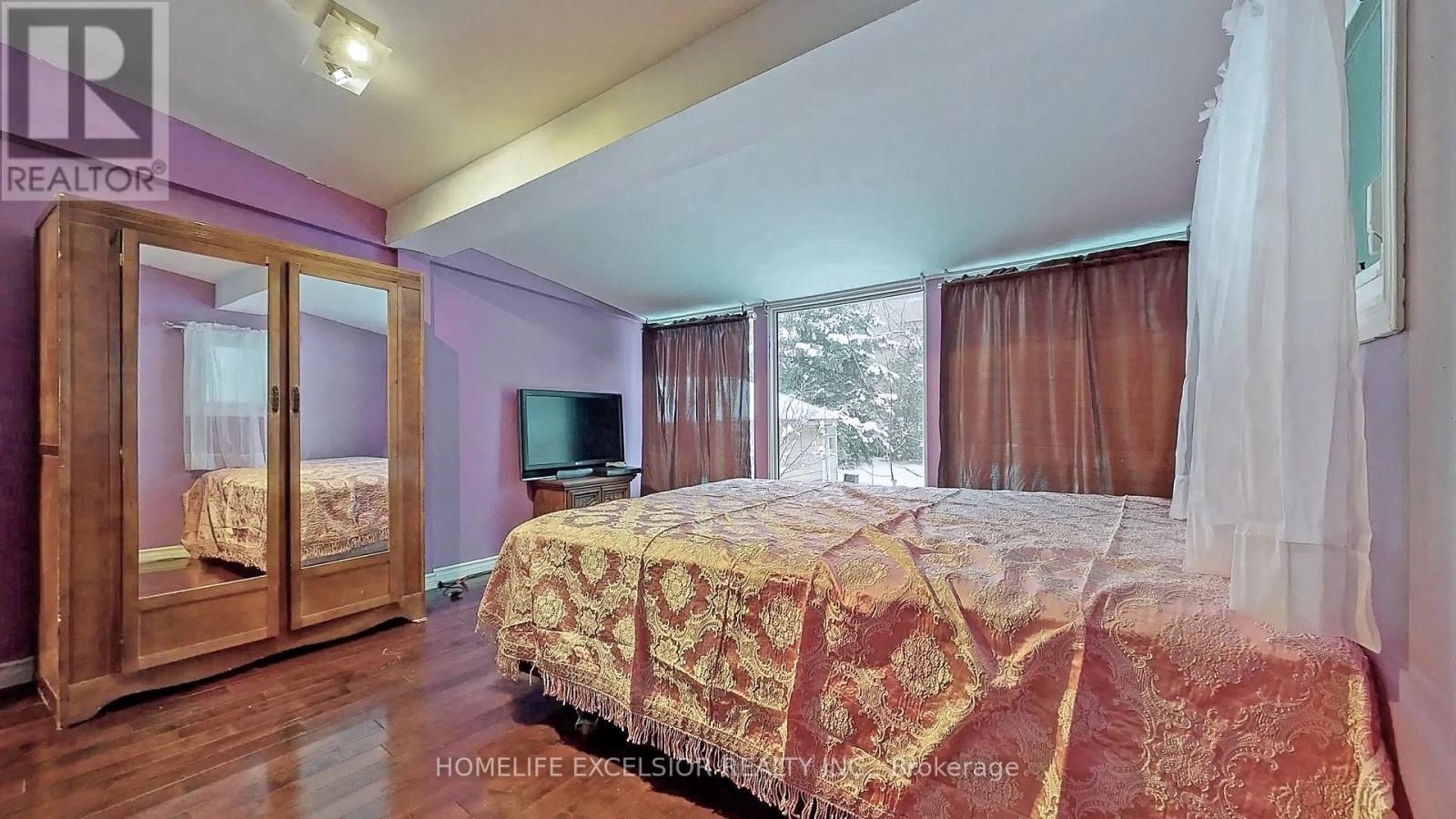 Photo 23 of 249 Palmer Avenue, Richmond Hill ON