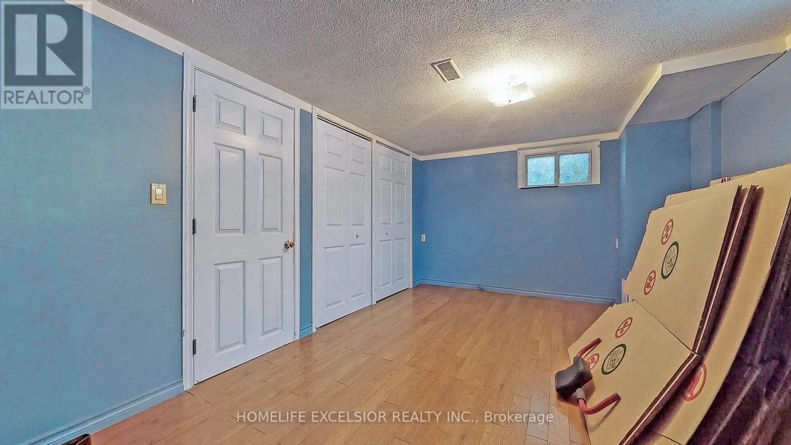 Photo 32 of 249 Palmer Avenue, Richmond Hill ON
