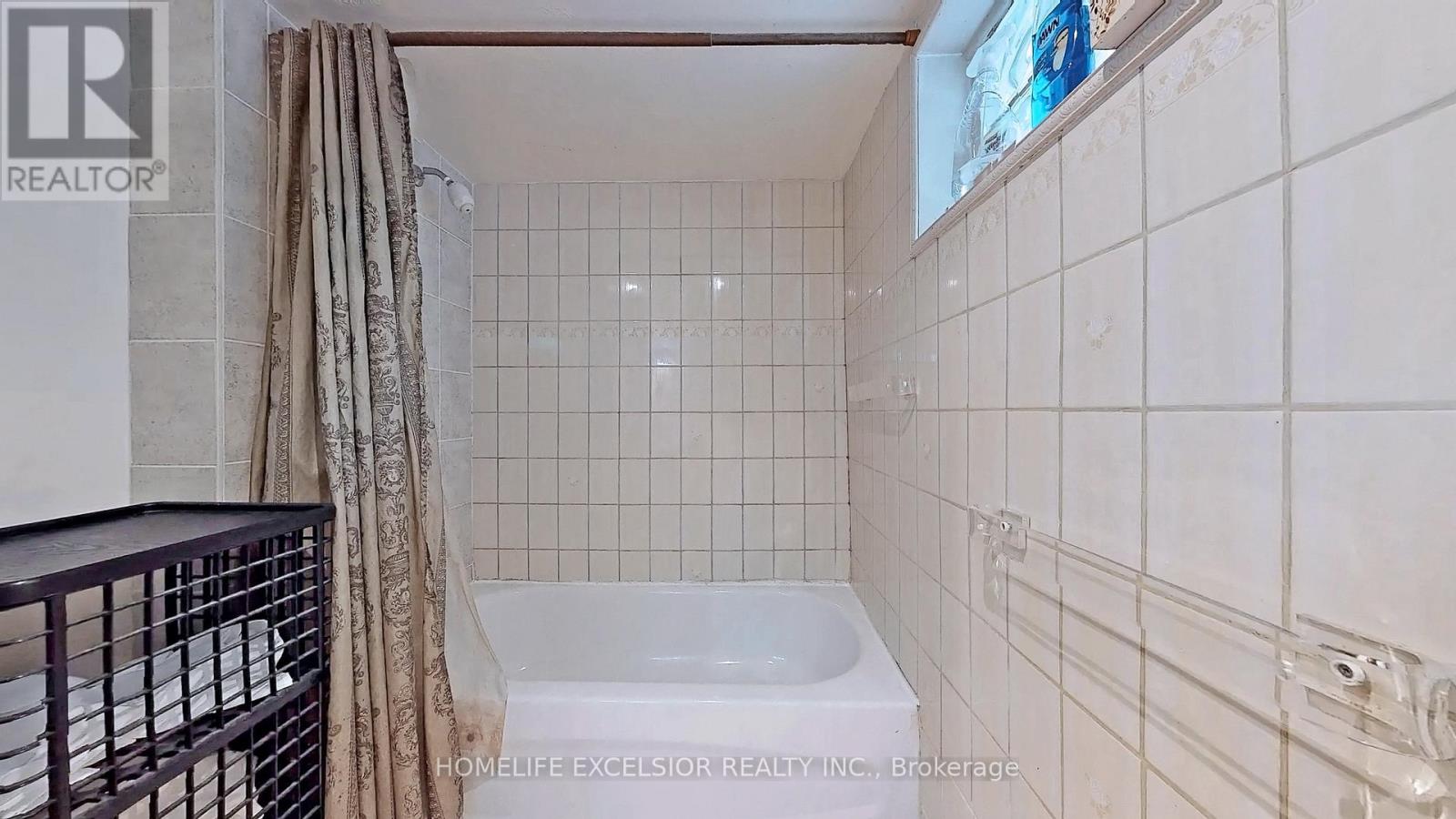 Photo 34 of 249 Palmer Avenue, Richmond Hill ON