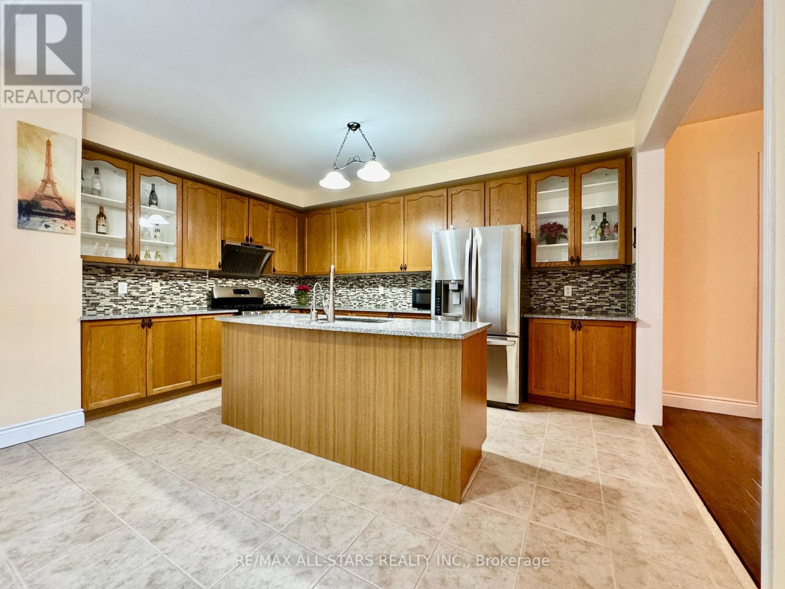Photo 13 of 26 Belgrave Square, Markham ON