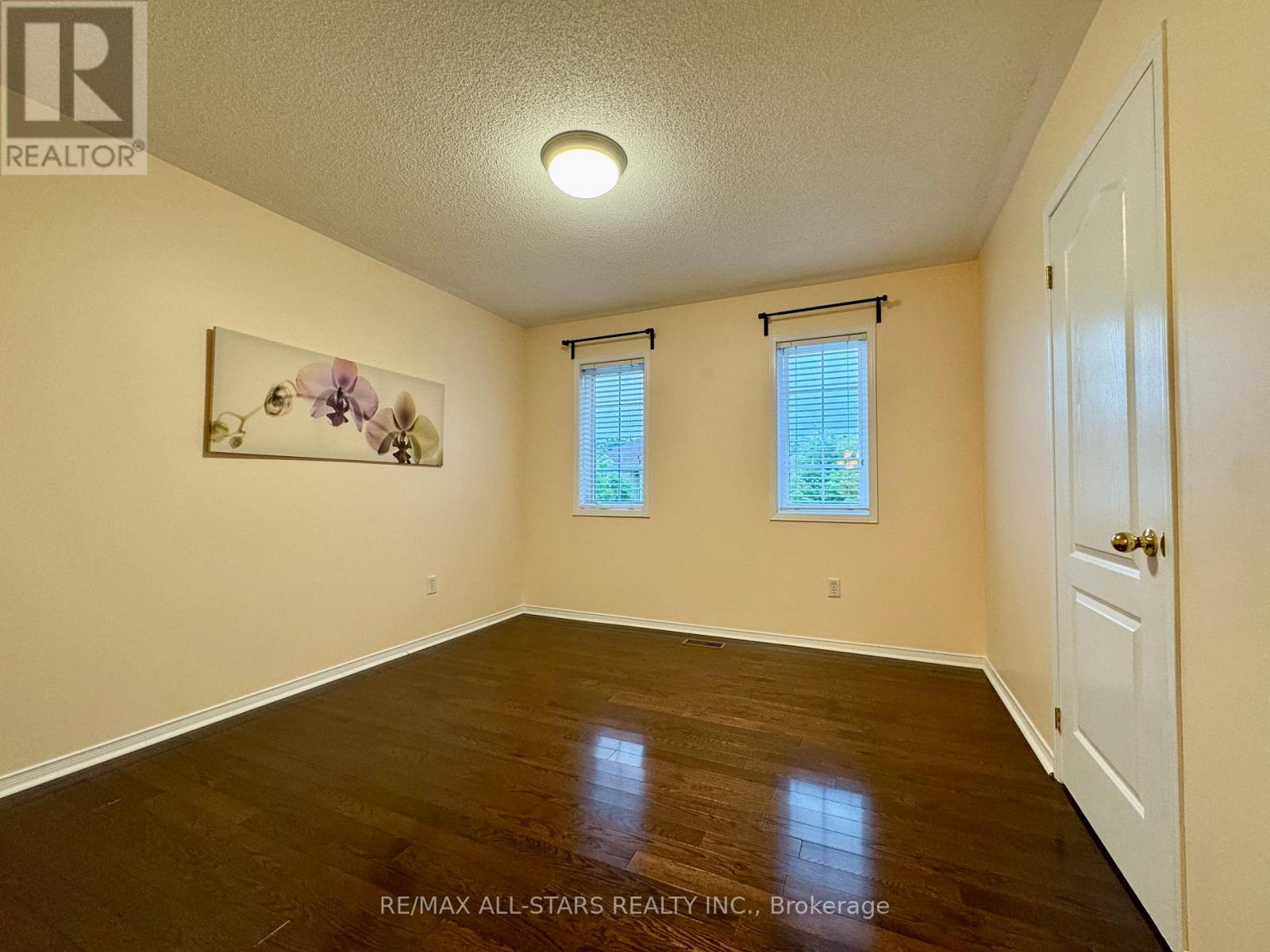 Photo 26 of 26 Belgrave Square, Markham ON