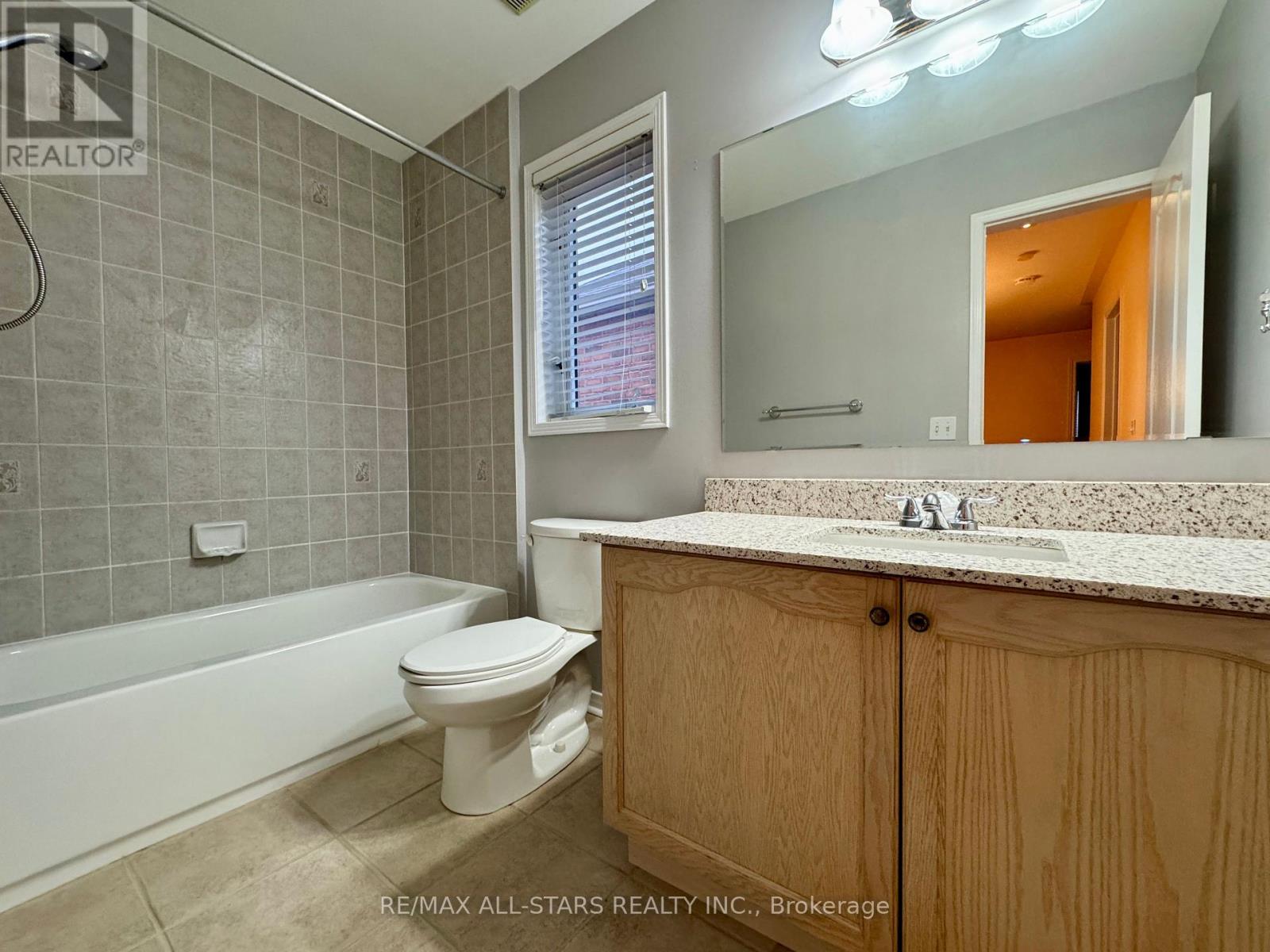 Photo 28 of 26 Belgrave Square, Markham ON