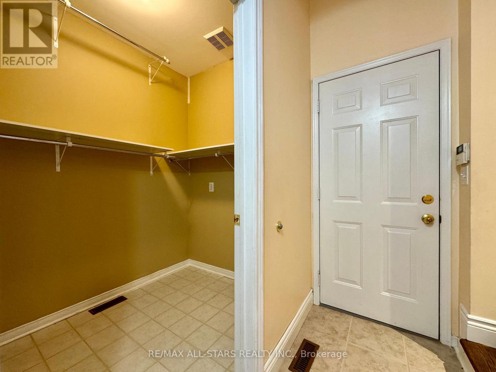 Photo 31 of 26 Belgrave Square, Markham ON