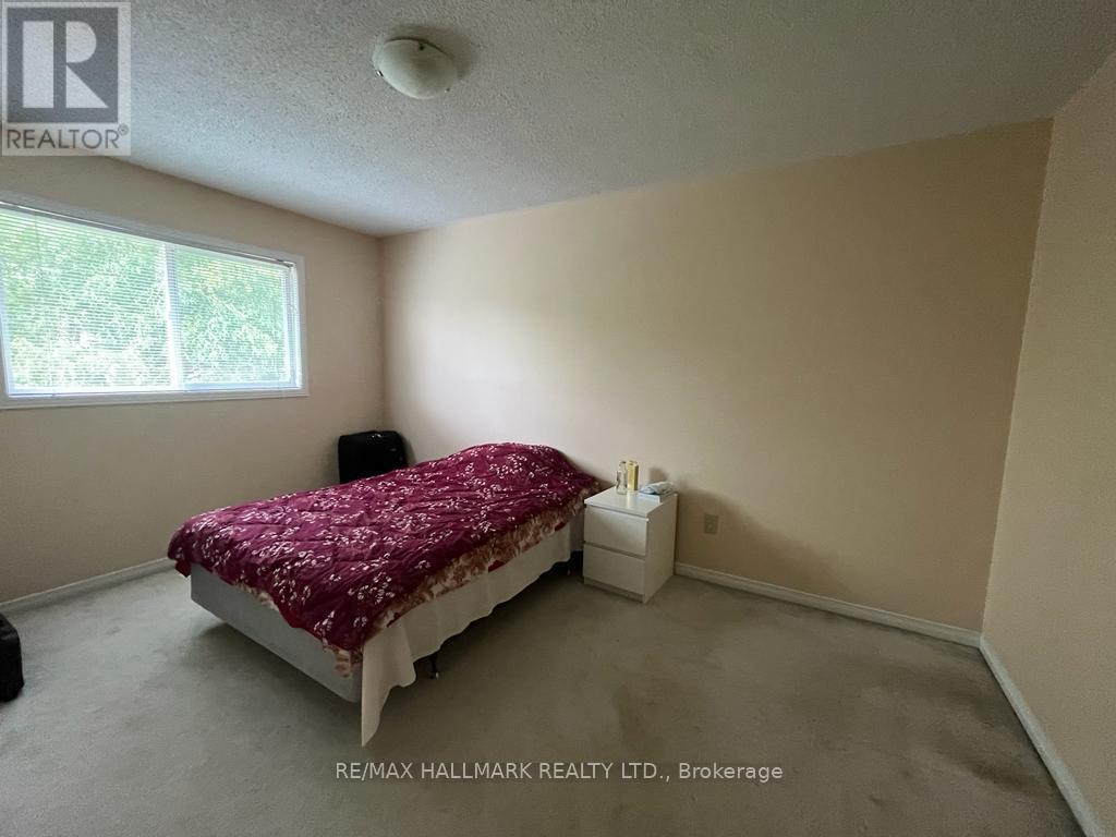 Photo 4 of 10 Ferris Street, Richmond Hill ON