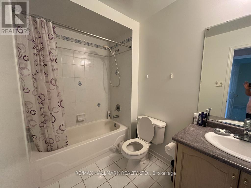Photo 8 of 10 Ferris Street, Richmond Hill ON