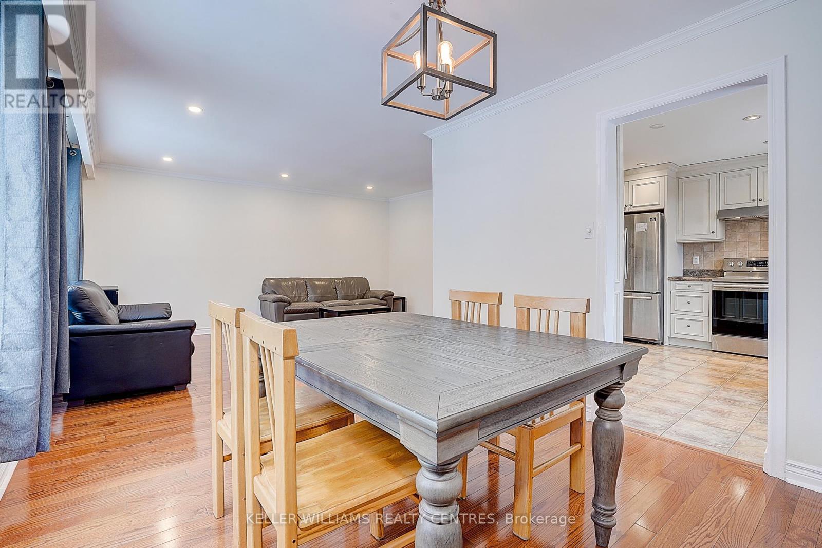 Photo 16 of 17 Sir Kay Drive, Markham ON