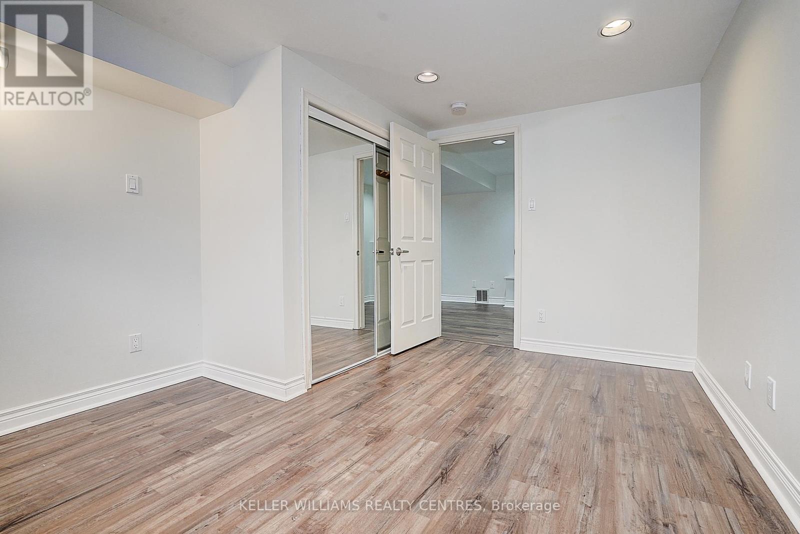 Photo 42 of 17 Sir Kay Drive, Markham ON