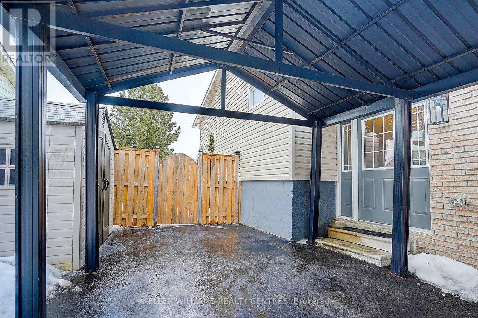 Photo 43 of 17 Sir Kay Drive, Markham ON