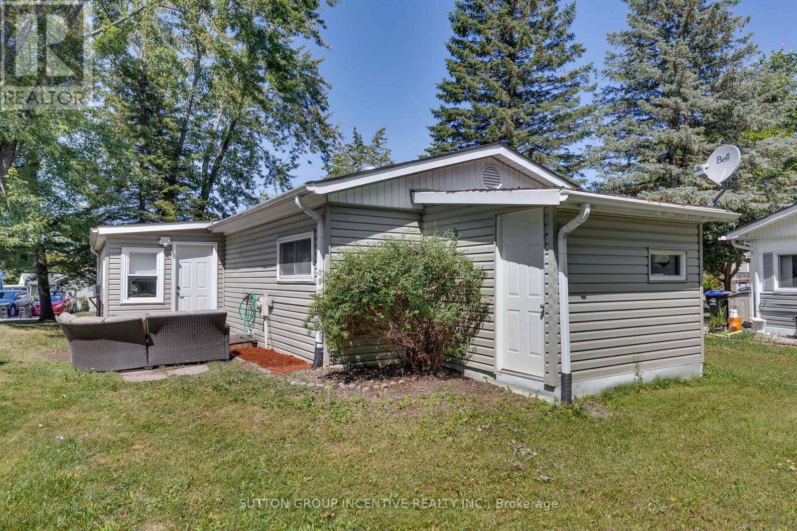 Photo 11 of 17 Weeping Willow Drive, Innisfil ON