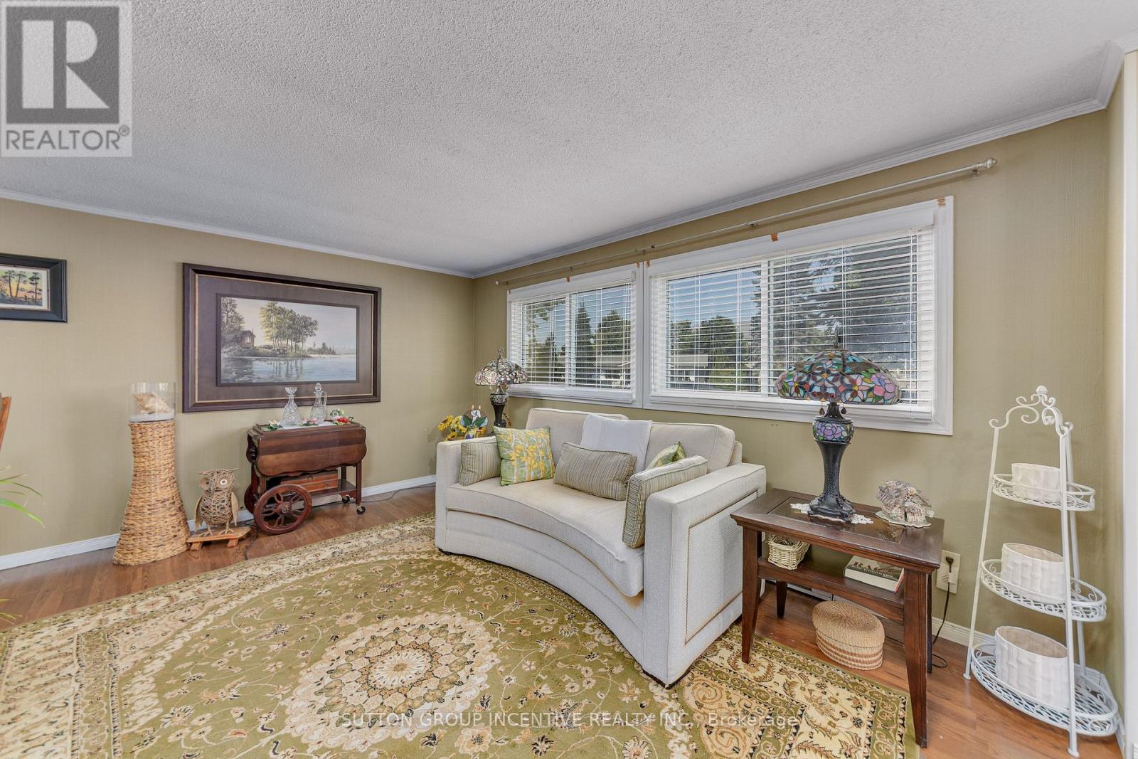 Photo 19 of 17 Weeping Willow Drive, Innisfil ON
