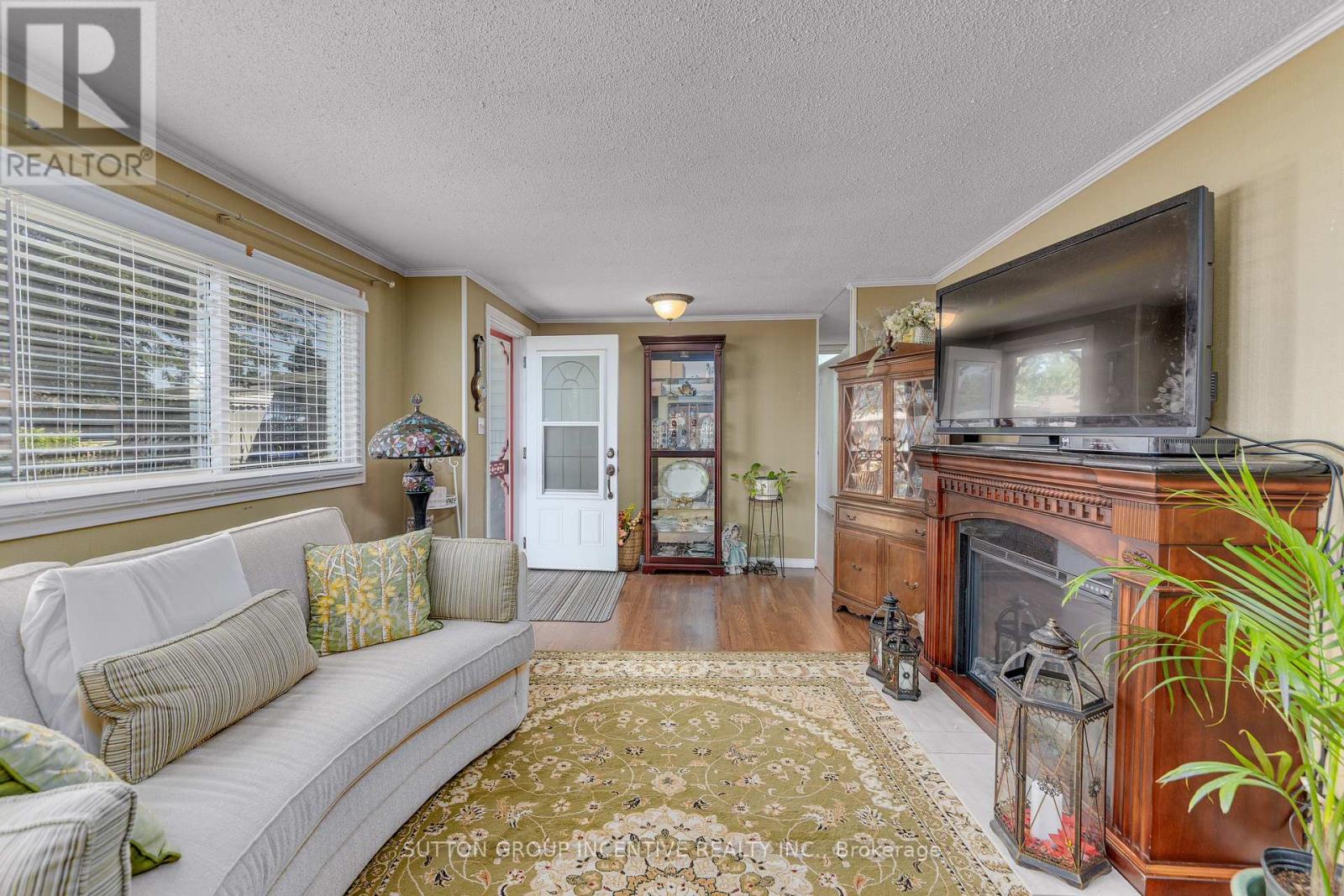 Photo 20 of 17 Weeping Willow Drive, Innisfil ON