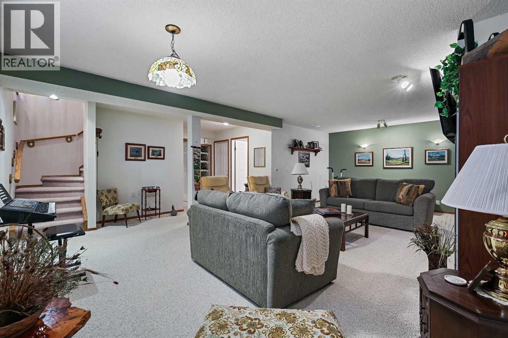 Single Family House Bungalow for Sale in  Douglasview Park SE Douglasdale/Glen Calgary 