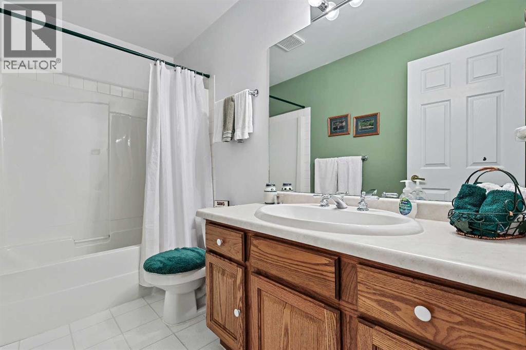 Single Family House Bungalow for Sale in  Douglasview Park SE Douglasdale/Glen Calgary 