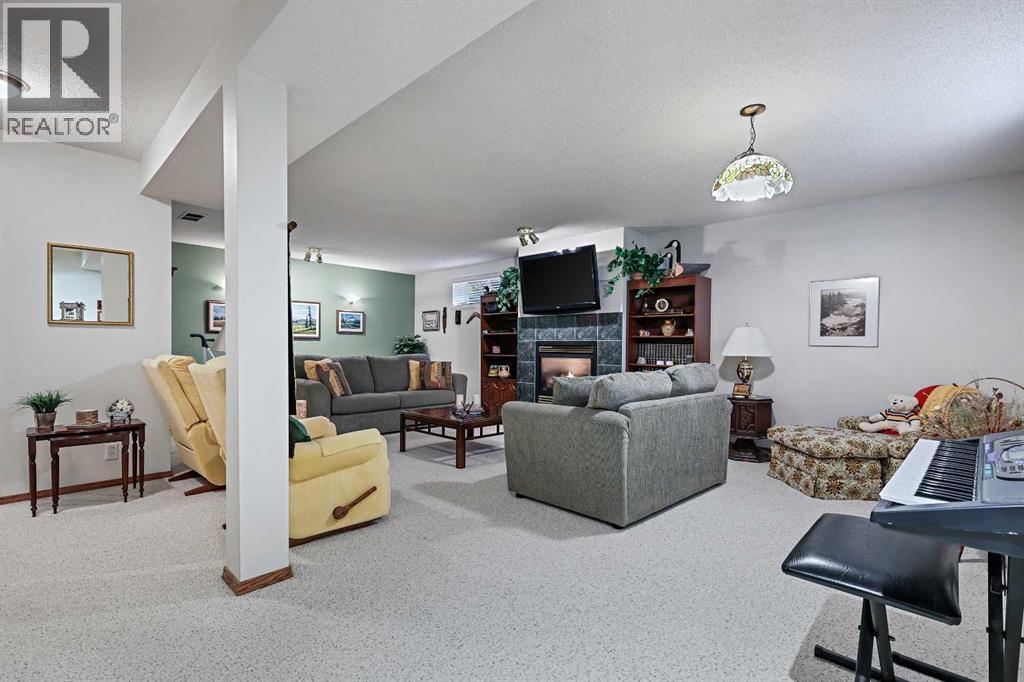 Single Family House Bungalow for Sale in  Douglasview Park SE Douglasdale/Glen Calgary 