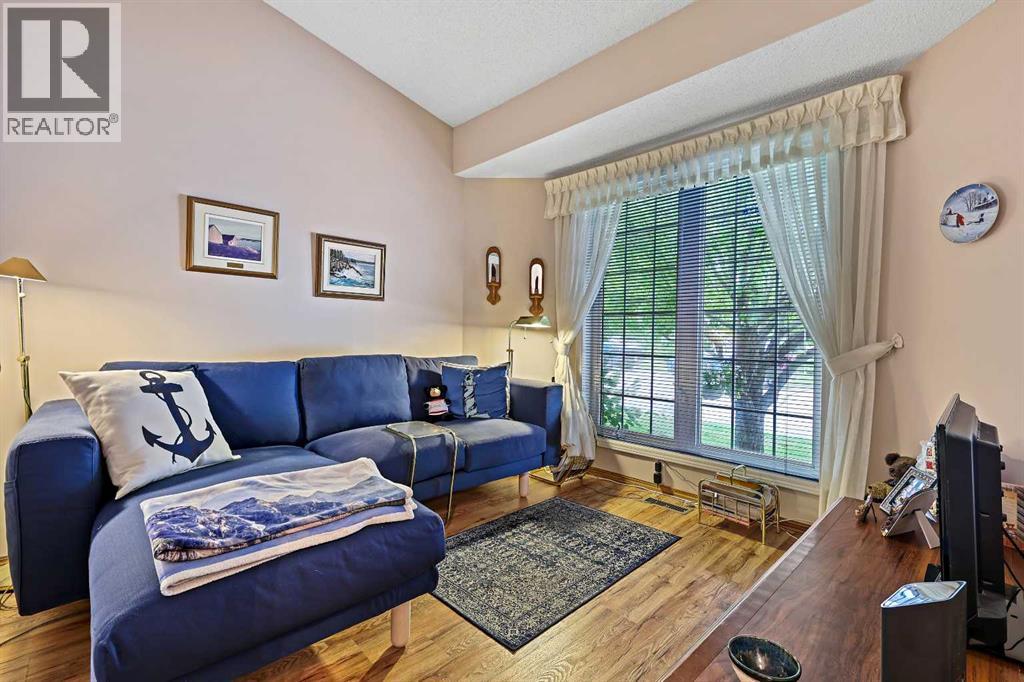Single Family House Bungalow for Sale in  Douglasview Park SE Douglasdale/Glen Calgary 