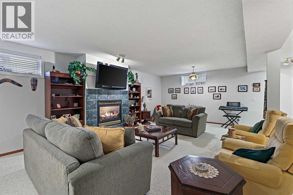 Single Family House Bungalow for Sale in  Douglasview Park SE Douglasdale/Glen Calgary 