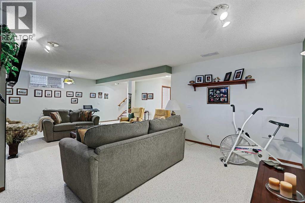 Single Family House Bungalow for Sale in  Douglasview Park SE Douglasdale/Glen Calgary 