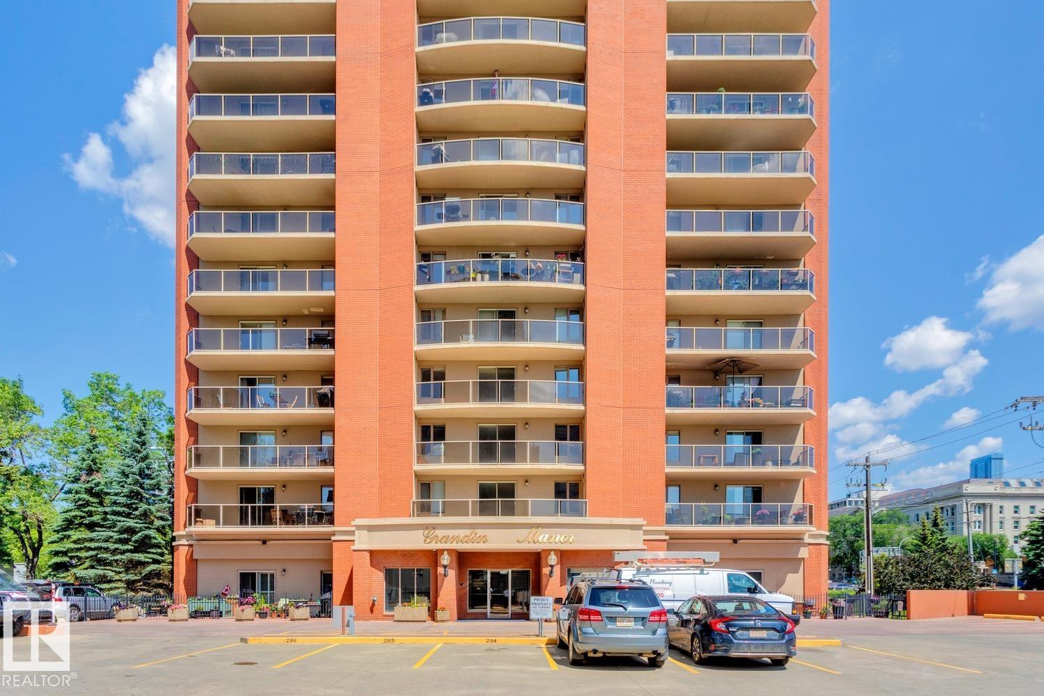 Photo 3 of 1004 9741 110 St Nw, Edmonton AB