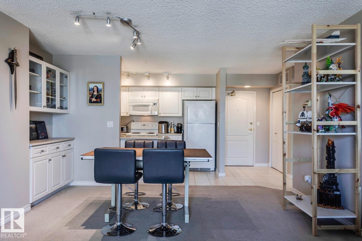 Photo 14 of 1004 9741 110 St Nw, Edmonton AB