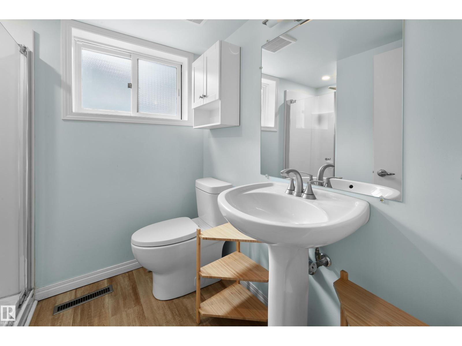 Photo 25 of 6628 124 St Nw, Edmonton AB