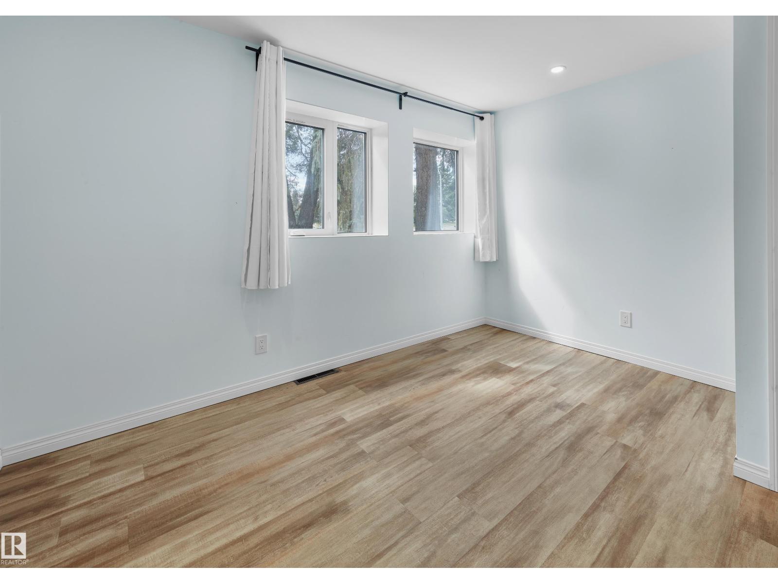 Photo 24 of 6628 124 St Nw, Edmonton AB