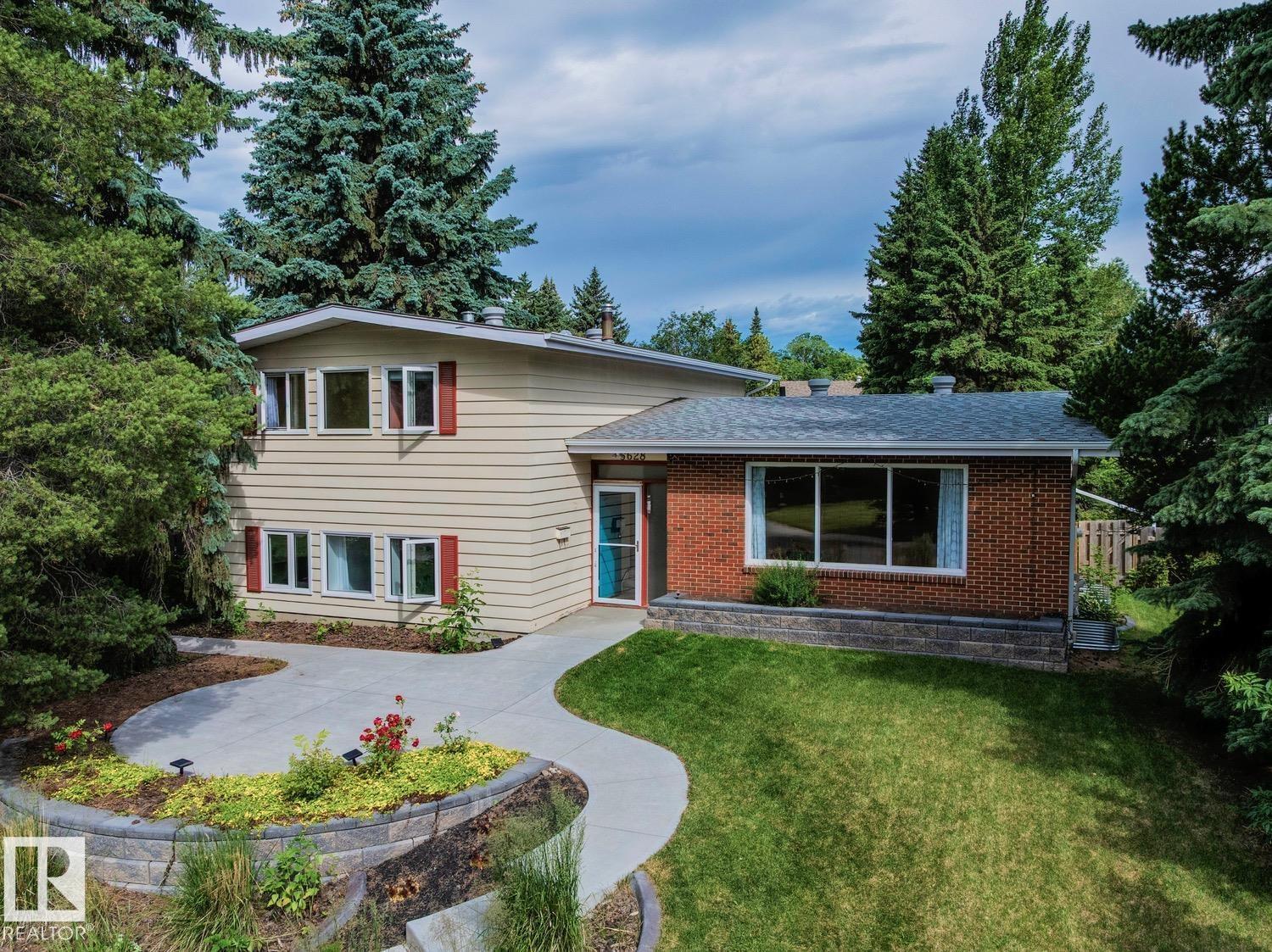 Photo 2 of 6628 124 St Nw, Edmonton AB