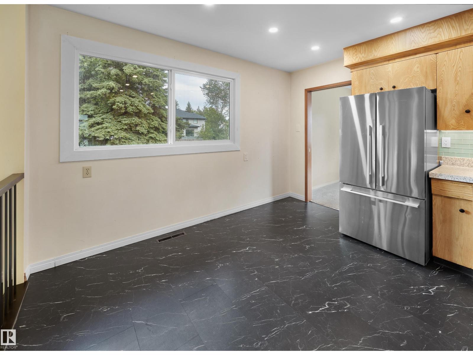 Photo 11 of 6628 124 St Nw, Edmonton AB