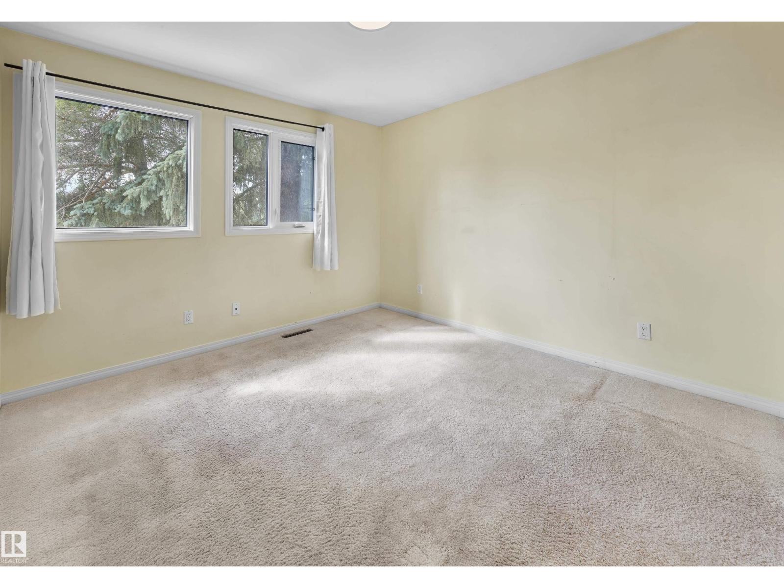 Photo 14 of 6628 124 St Nw, Edmonton AB