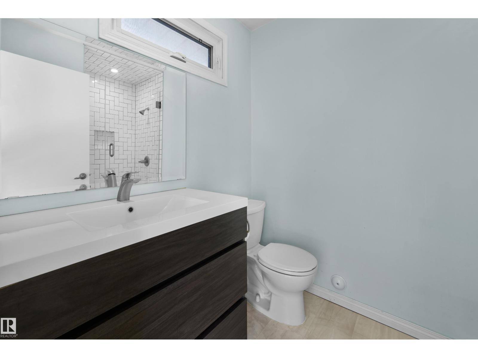 Photo 15 of 6628 124 St Nw, Edmonton AB