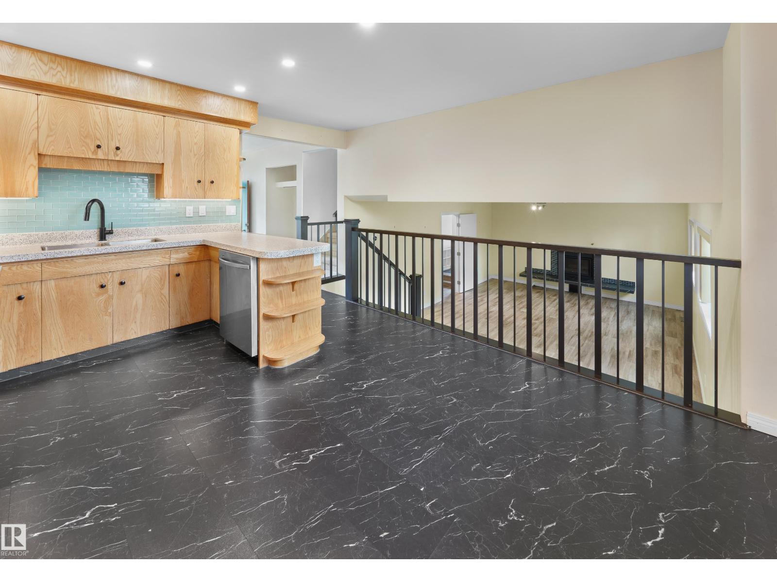 Photo 12 of 6628 124 St Nw, Edmonton AB