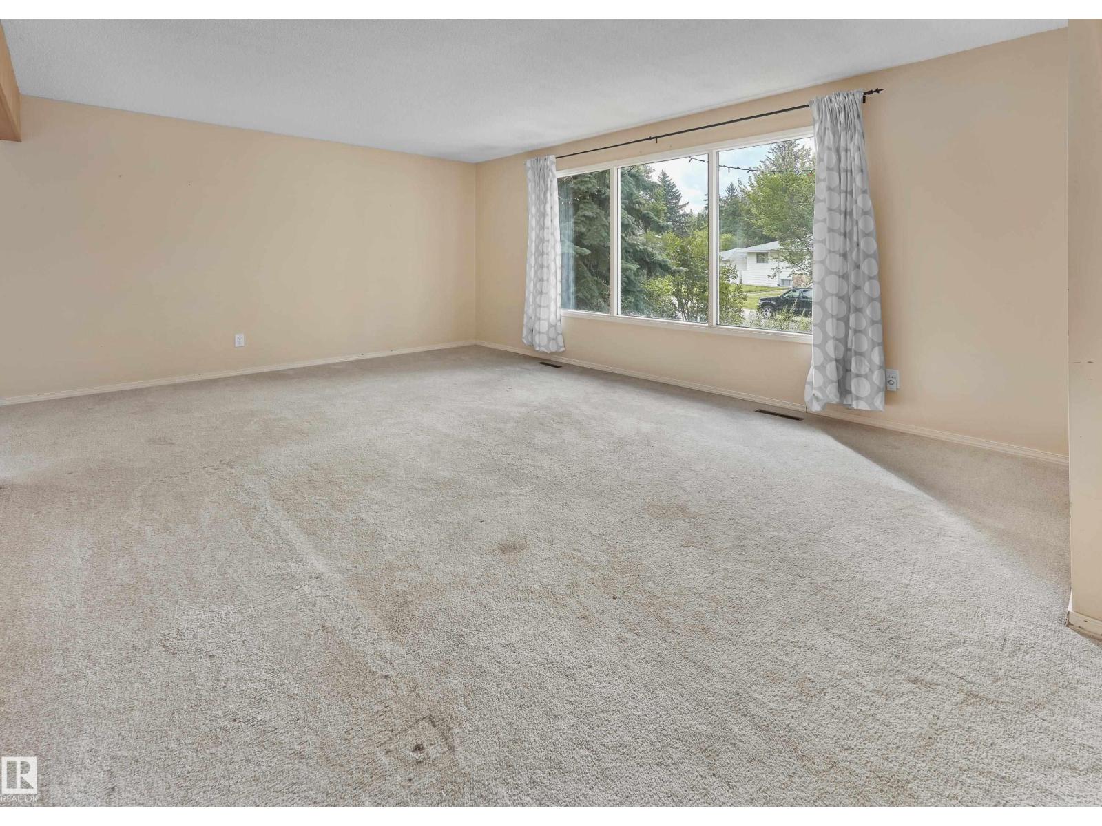 Photo 5 of 6628 124 St Nw, Edmonton AB