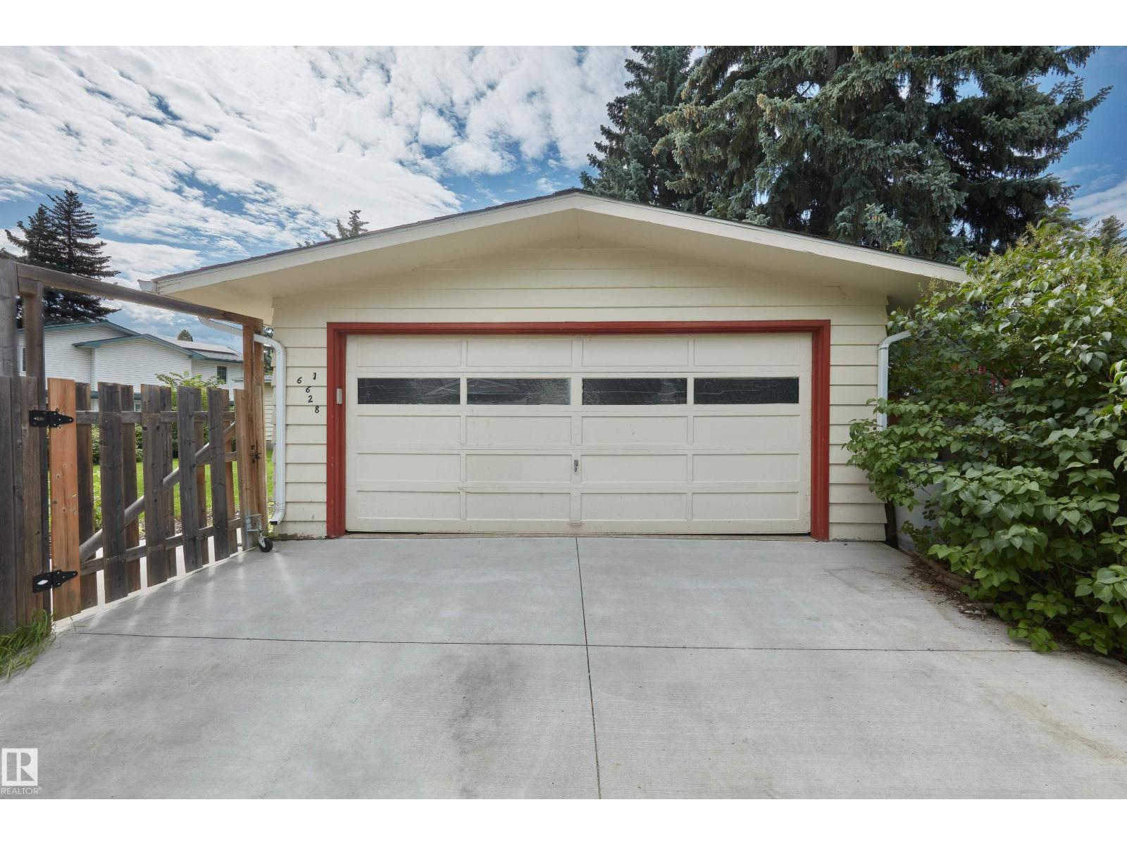 Photo 41 of 6628 124 St Nw, Edmonton AB