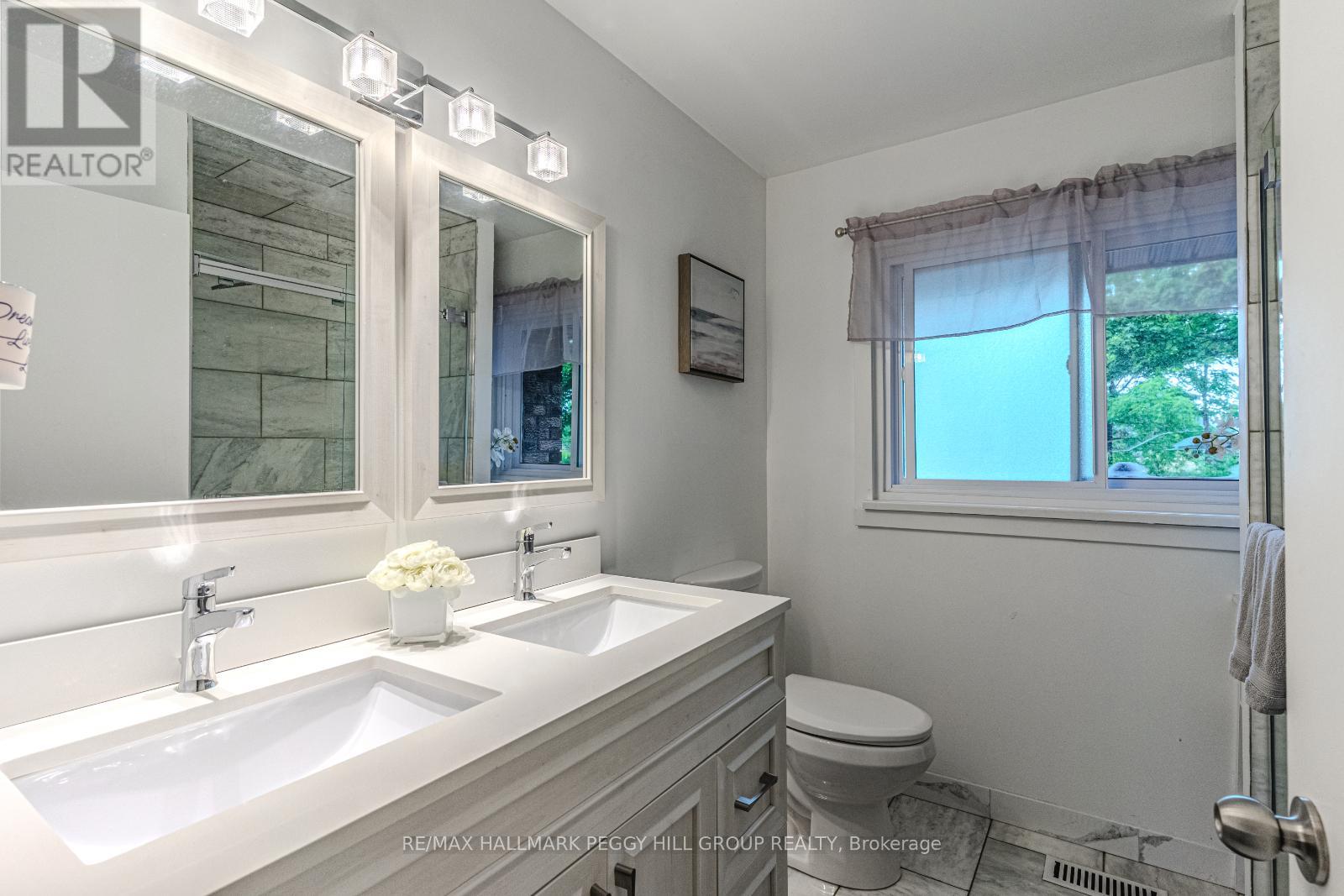 Photo 10 of 2447 Ridge Road W, Oromedonte ON