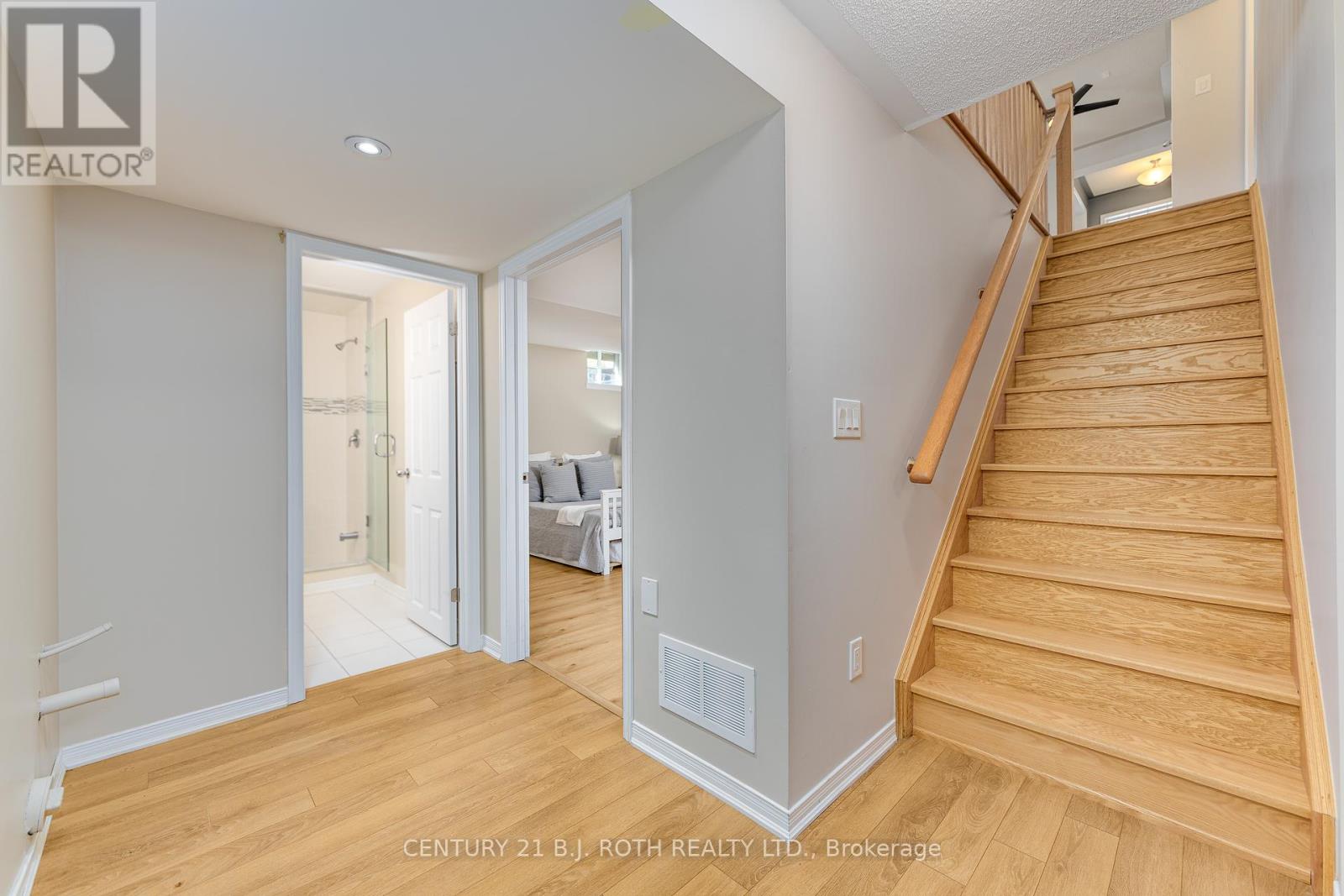 Photo 27 of 3327 Summerhill Way N, Severn ON