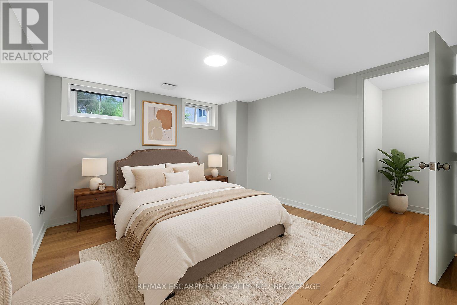 Photo 8 of Lower 366 Carlton Street, St Catharines ON