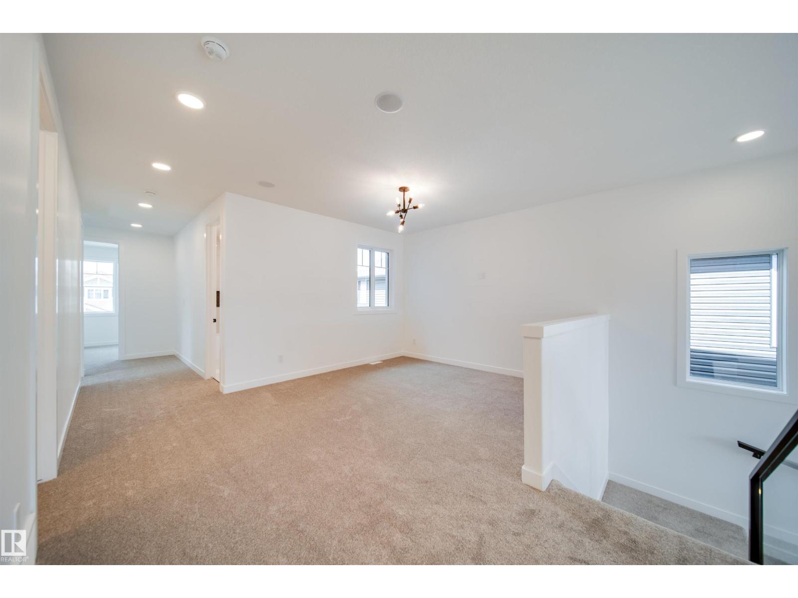 Photo 23 of 42 Dillworth Cr, Spruce Grove AB