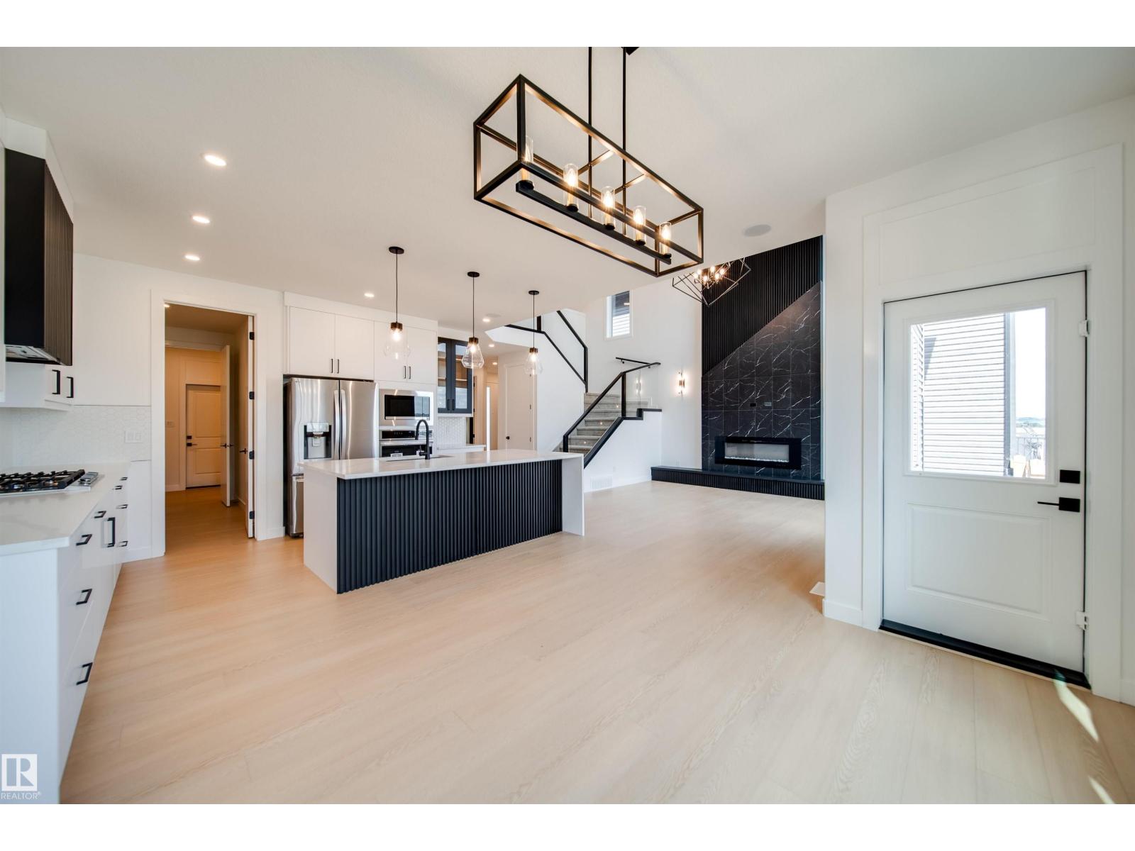 Photo 4 of 42 Dillworth Cr, Spruce Grove AB