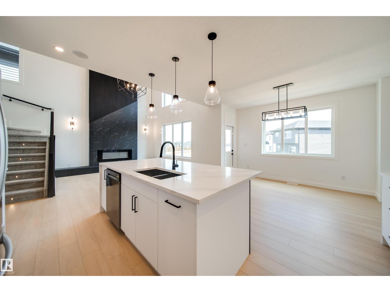 Photo 7 of 42 Dillworth Cr, Spruce Grove AB