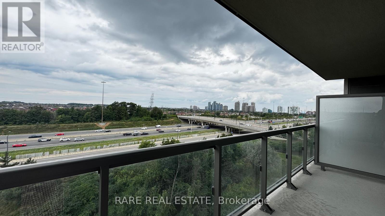 Photo 5 of 817 349 Rathburn Road W, Mississauga ON