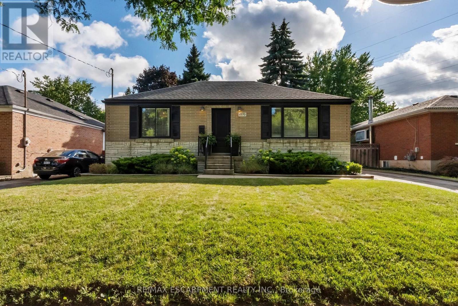 Photo 1 of 1270 Homewood Drive, Burlington ON