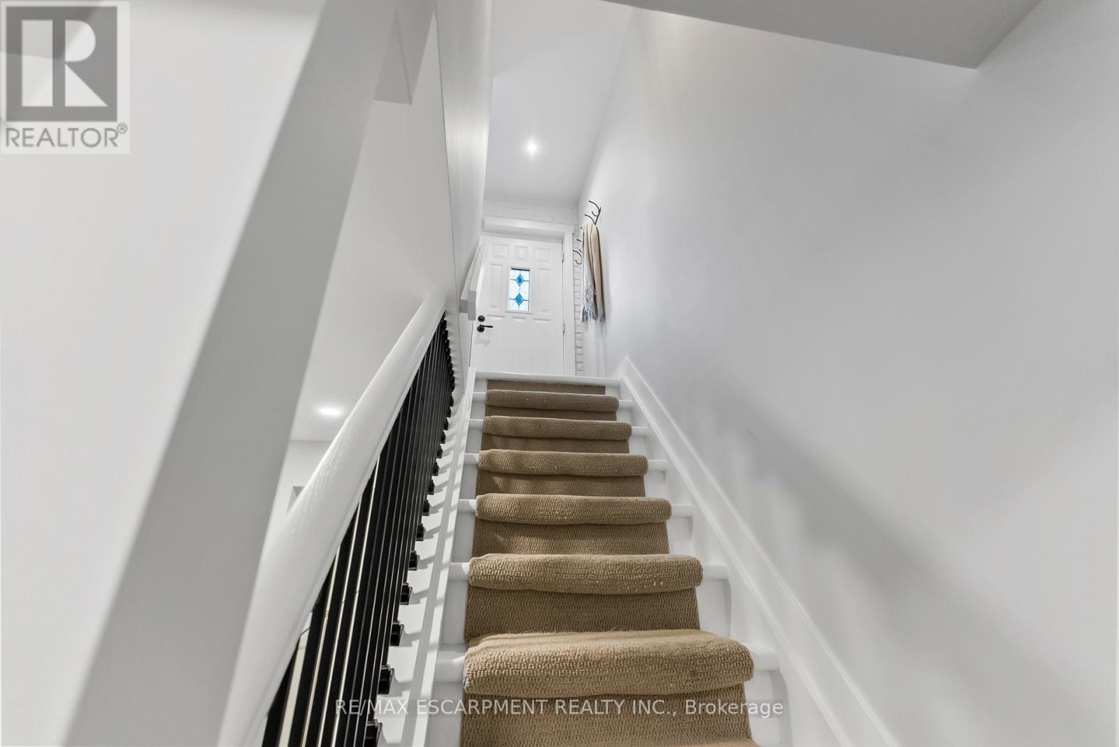 Photo 13 of 1270 Homewood Drive, Burlington ON