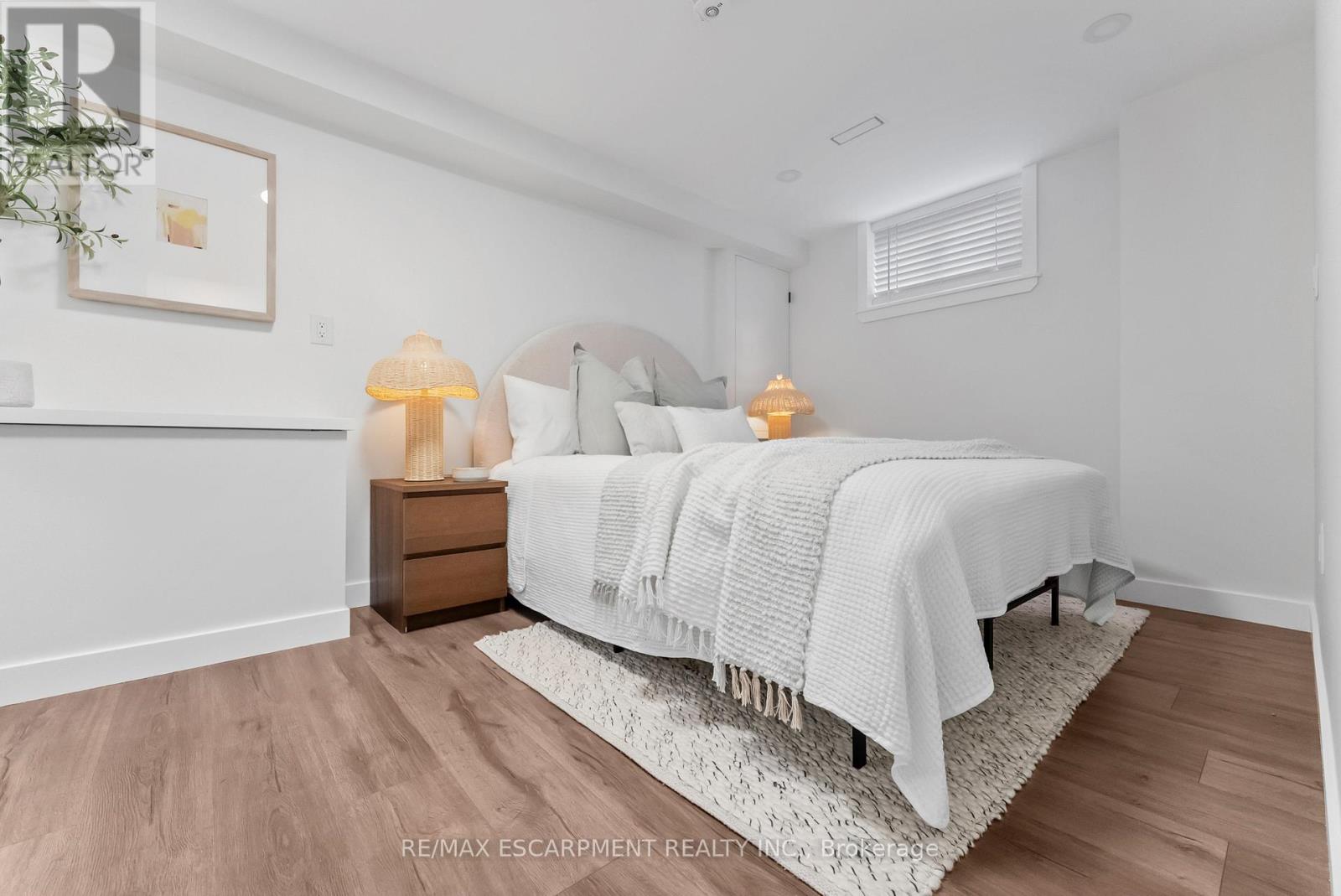 Photo 16 of 1270 Homewood Drive, Burlington ON