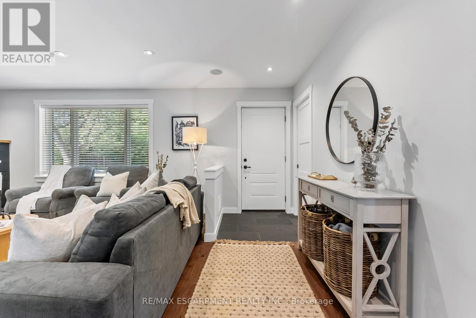 Photo 3 of 1270 Homewood Drive, Burlington ON