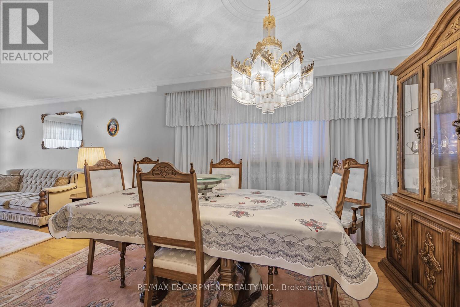 Photo 13 of 1227 Alexandra Avenue, Mississauga ON