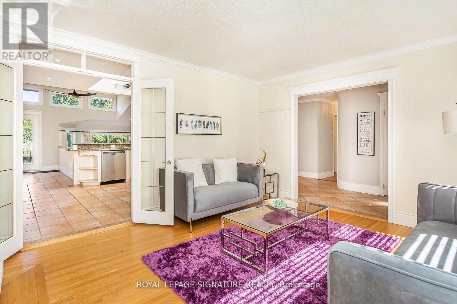 Photo 11 of 383 Maplehurst Avenue, Oakville ON
