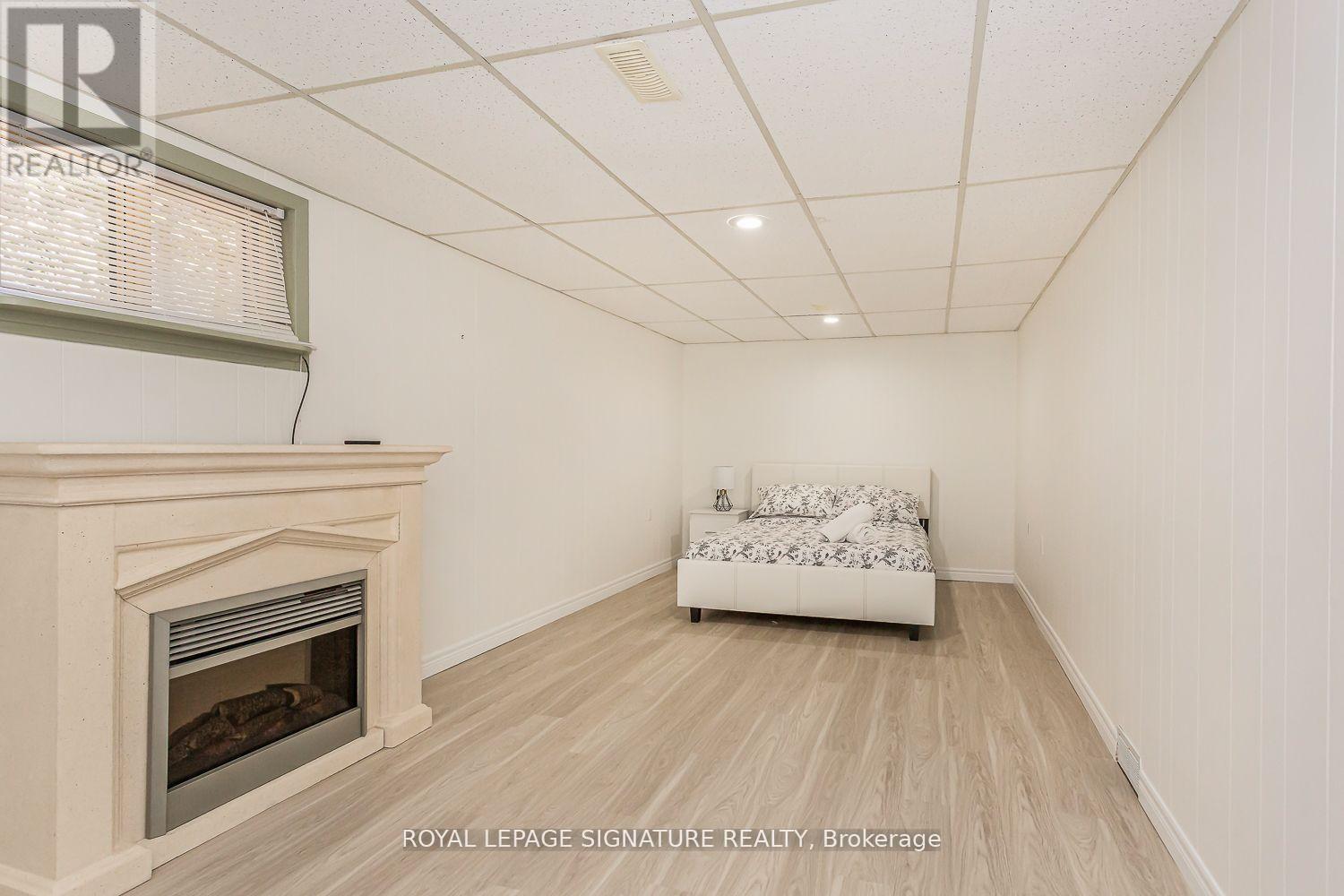 Photo 28 of 383 Maplehurst Avenue, Oakville ON