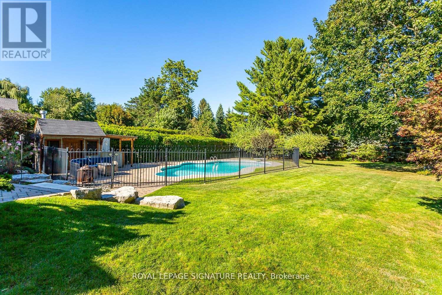 Photo 36 of 383 Maplehurst Avenue, Oakville ON